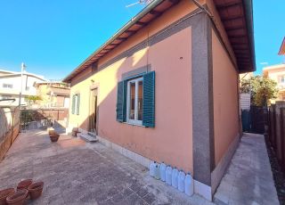 Casa indipendente in vendita in via degli Olmi. Pavona di Castel Gandolfo