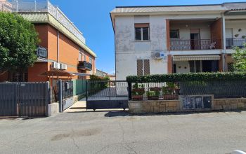 Trilocale in vendita in via Umberto Maddalena, 63 Ciampino.